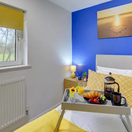 Villa 3-Bed House, Sleeps 8, Next To Park Northampton Exterior foto