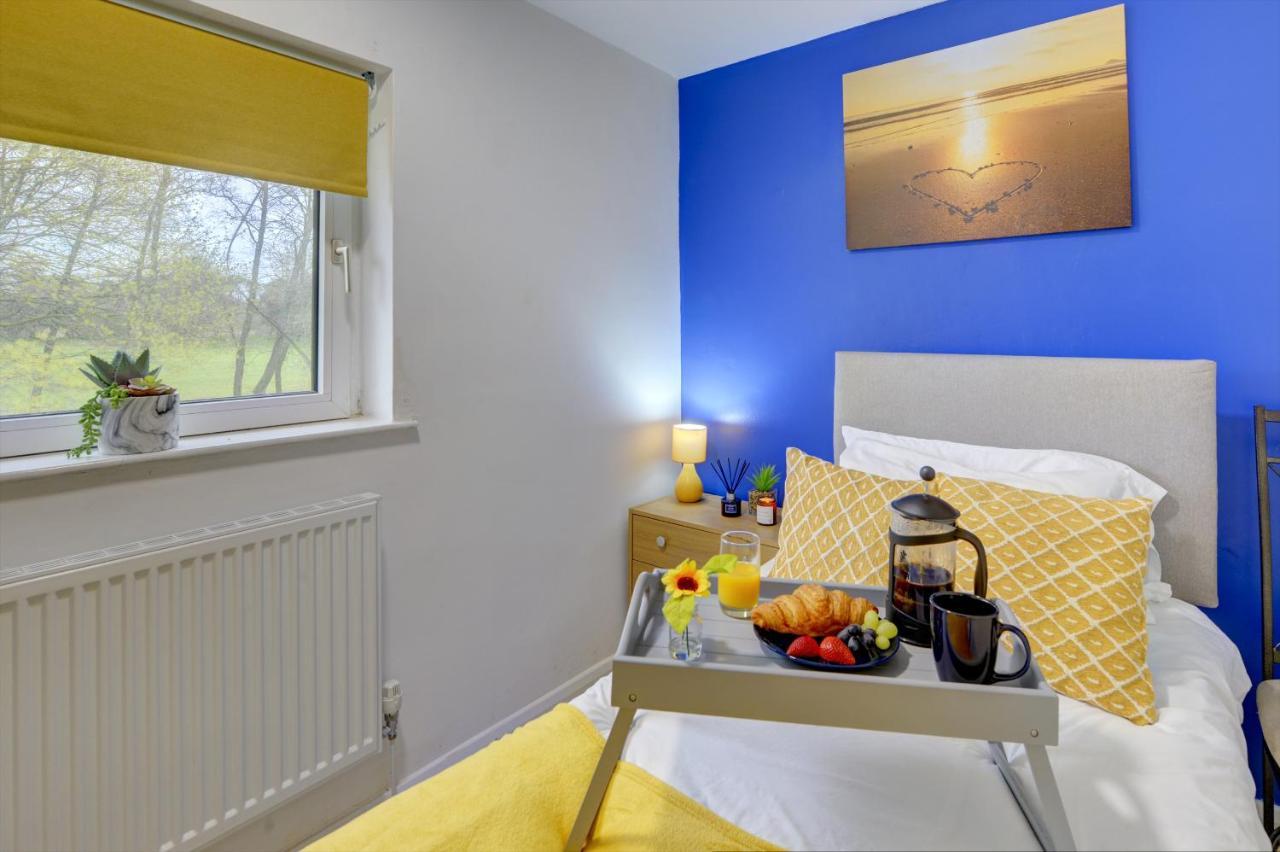 Holiday home 3-bed House, Sleeps 8, Next To Park